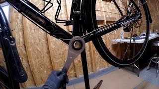 How To Remove External Bearing Bottom Bracket FSA BB386 MegaEvo Bike Blogger [upl. by Haidebej]