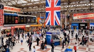 A Walk Through The London Victoria Station London England [upl. by Trahurn937]